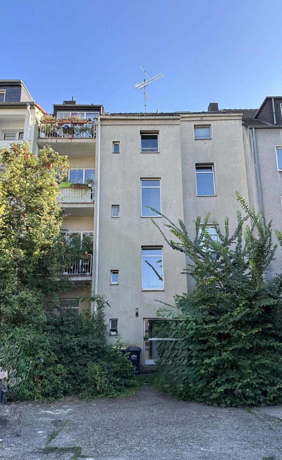 Ex. Hofansicht Mehrfamilienhaus Essen